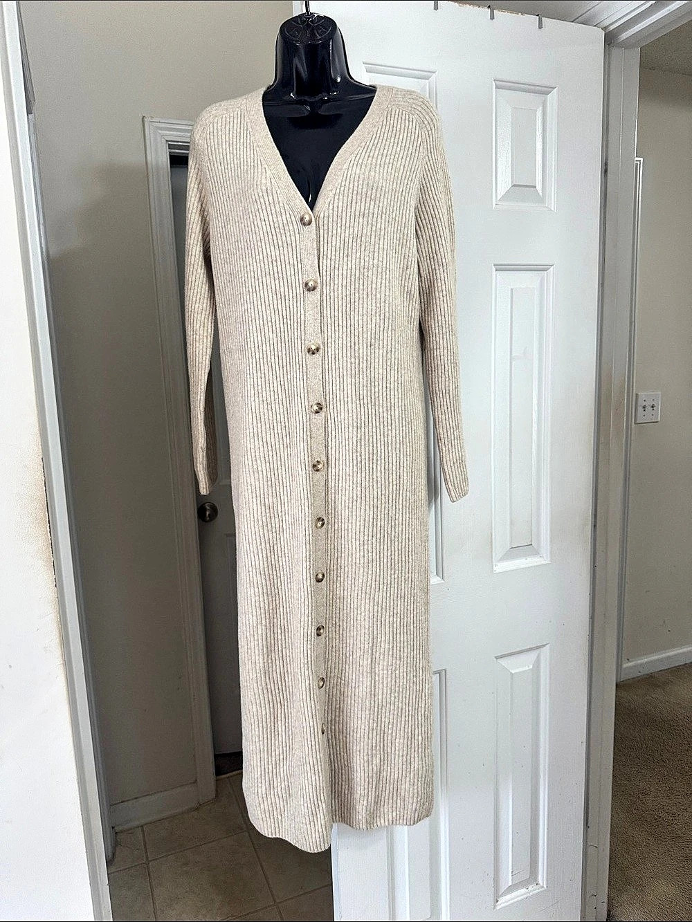 Abercrombie & Fitch Ribbed Long Cardigan in Beige Size Medium Like New